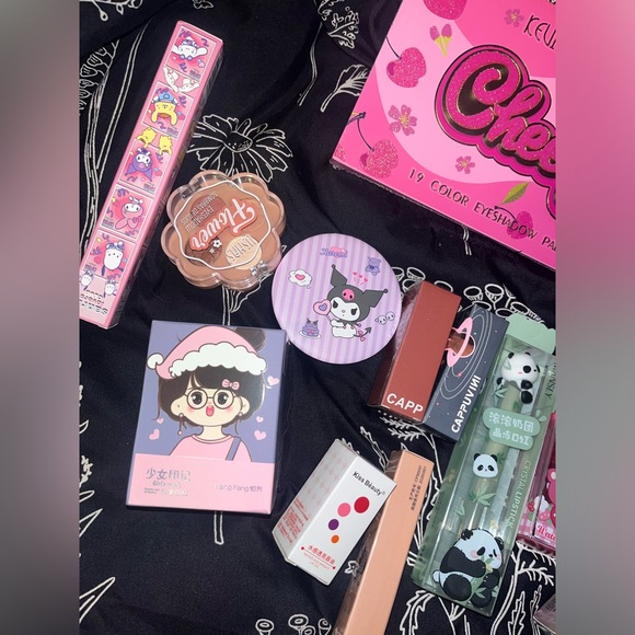 SOLD!!! makeup bundle - Picture 3 of 4